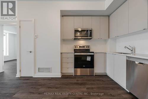 210 - 1440 Clarriage Court, Milton, ON - Indoor Photo Showing Kitchen