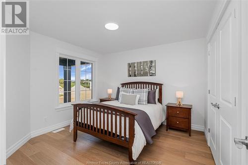 80 Jewel, Harrow, ON - Indoor Photo Showing Bedroom