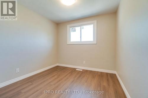 18 Costain Court, Hamilton, ON - Indoor Photo Showing Other Room