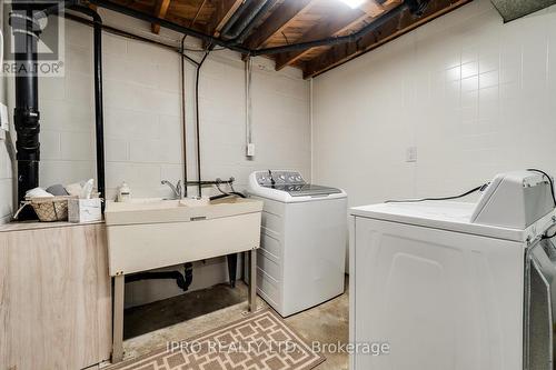 18 Costain Court, Hamilton (Fessenden), ON - Indoor Photo Showing Laundry Room