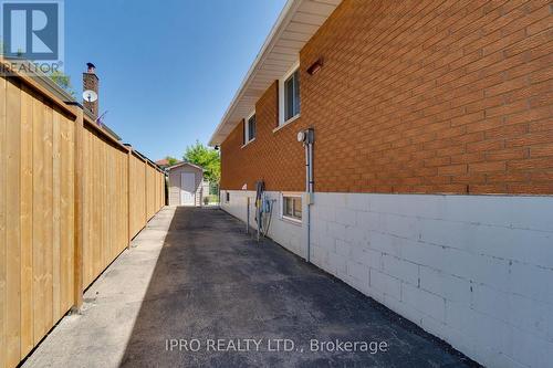 18 Costain Court, Hamilton (Fessenden), ON - Outdoor With Exterior