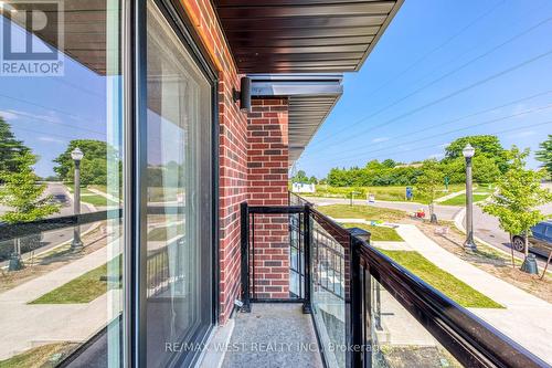 41 - 253 Chapel Hill Drive, Kitchener, ON - Outdoor With Balcony With Exterior