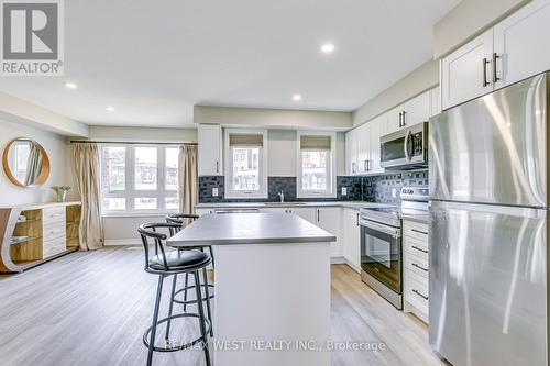 41 - 253 Chapel Hill Drive, Kitchener, ON - Indoor Photo Showing Kitchen With Stainless Steel Kitchen