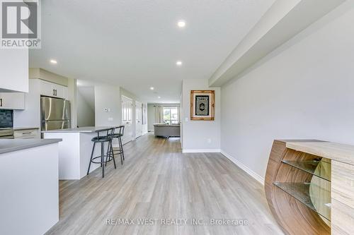 41 - 253 Chapel Hill Drive, Kitchener, ON - Indoor Photo Showing Kitchen