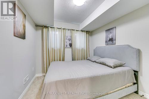 41 - 253 Chapel Hill Drive, Kitchener, ON - Indoor Photo Showing Bedroom