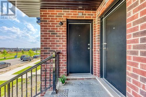 41 - 253 Chapel Hill Drive, Kitchener, ON - Outdoor With Exterior