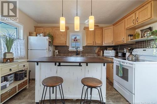 129 Shirley, Moncton, NB - Indoor Photo Showing Kitchen