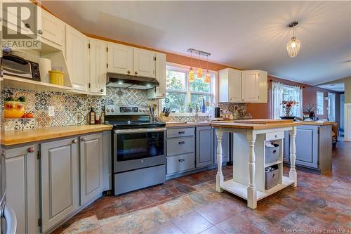 382 Cumberland Road, Lakeside, NB - Indoor Photo Showing Kitchen