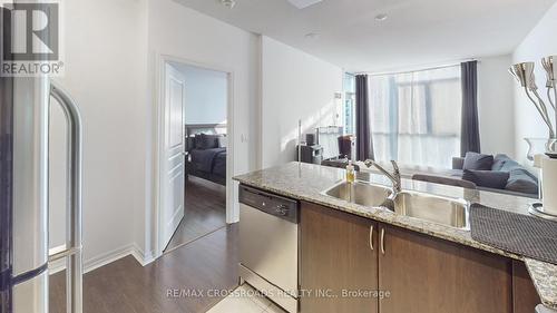 608 - 225 Webb Drive, Mississauga (City Centre), ON - Indoor Photo Showing Kitchen With Double Sink