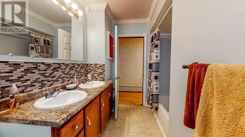 635 Topsail Road, St John'S, NL - Indoor Photo Showing Bathroom