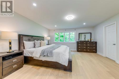 10 - 2303 Hill Ridge Court, Oakville (West Oak Trails), ON - Indoor Photo Showing Bedroom