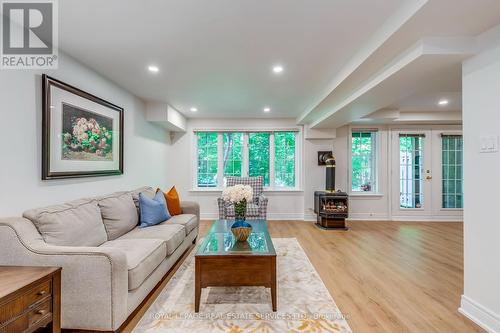 10 - 2303 Hill Ridge Court, Oakville, ON - Indoor Photo Showing Living Room