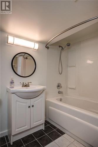 128 Dufferin Street, Sudbury, ON - Indoor Photo Showing Bathroom