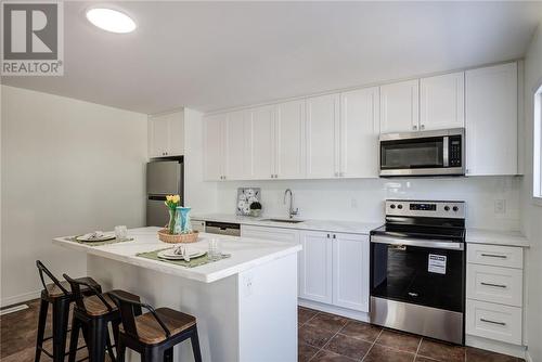 128 Dufferin Street, Sudbury, ON - Indoor Photo Showing Kitchen With Upgraded Kitchen