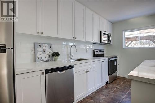 128 Dufferin Street, Sudbury, ON - Indoor Photo Showing Kitchen