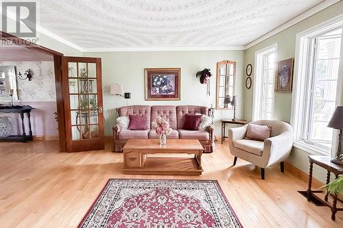 29 Caddy Ave, Sault Ste. Marie, ON - Indoor Photo Showing Living Room