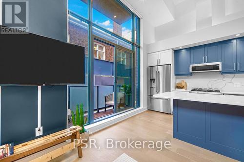 105 - 430 Roncesvalles Avenue, Toronto (Roncesvalles), ON - Indoor Photo Showing Kitchen