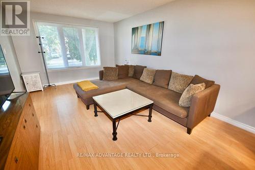 Living Room - 1800 Attawandaron Road, London, ON - Indoor Photo Showing Living Room