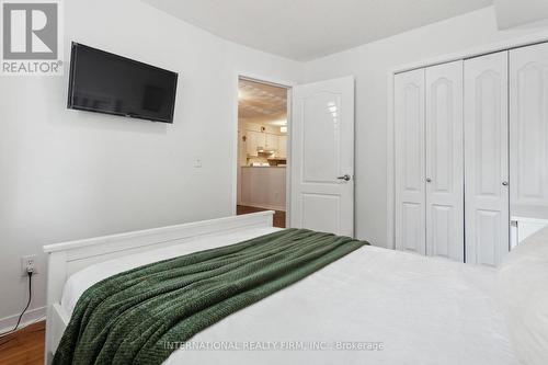 2113 - 6 Dayspring Circle, Brampton (Goreway Drive Corridor), ON - Indoor Photo Showing Bedroom