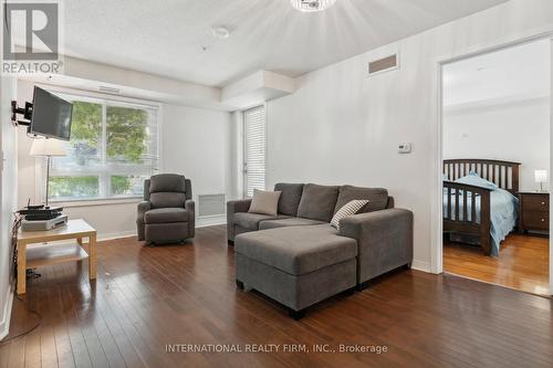 2113 - 6 Dayspring Circle, Brampton (Goreway Drive Corridor), ON - Indoor Photo Showing Living Room