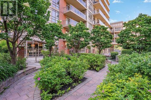 102 - 900 Mount Pleasant Road, Toronto (Mount Pleasant West), ON - Outdoor