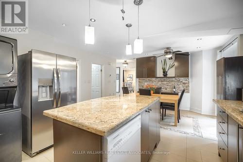 2138 Russett Road, Mississauga, ON - Indoor Photo Showing Kitchen With Upgraded Kitchen