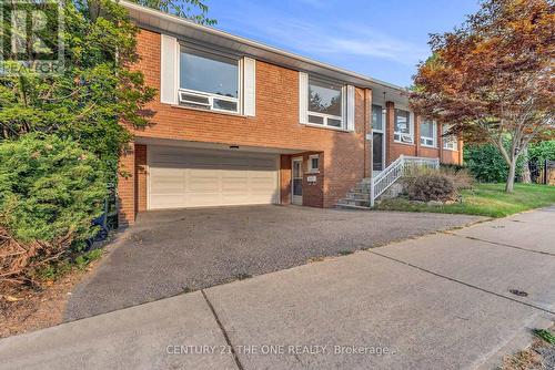 225 Maxome Avenue, Toronto (Newtonbrook East), ON - Outdoor