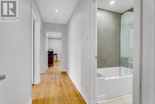 225 Maxome Avenue, Toronto, ON - Indoor