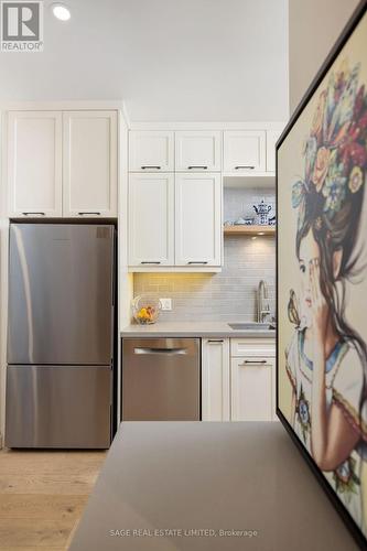 293 Mutual Street, Toronto, ON - Indoor Photo Showing Kitchen