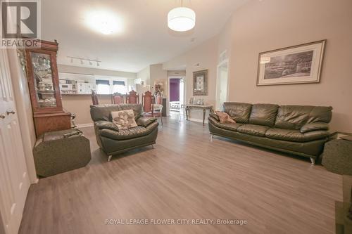 412 - 4005 Kilmer Drive, Burlington, ON - Indoor Photo Showing Living Room