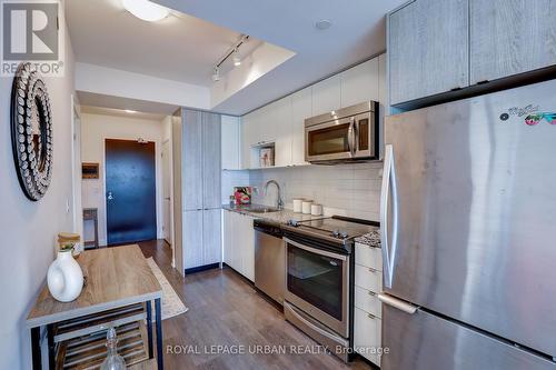 1405 - 9 Valhalla Inn Road, Toronto (Islington-City Centre West), ON - Indoor Photo Showing Kitchen With Stainless Steel Kitchen With Upgraded Kitchen