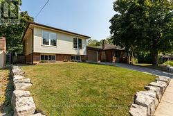 17 GEORGE STREET  Hamilton (Waterdown), ON L0R 2H0