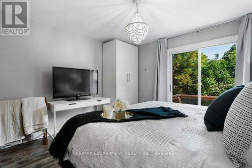 17 George Street, Hamilton (Waterdown), ON - Indoor Photo Showing Bedroom