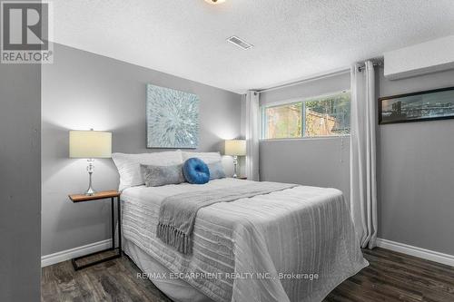 17 George Street, Hamilton (Waterdown), ON - Indoor Photo Showing Bedroom