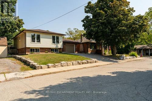 17 George Street, Hamilton (Waterdown), ON - Outdoor