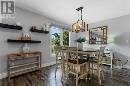 17 George Street, Hamilton (Waterdown), ON - Indoor Photo Showing Dining Room