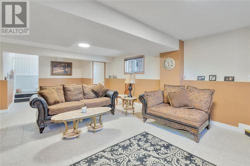 2660 Chateau, Windsor, ON - Indoor Photo Showing Living Room