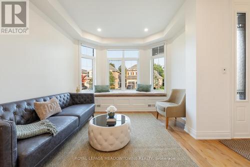 16 Edmonton Street, Brampton, ON - Indoor Photo Showing Living Room