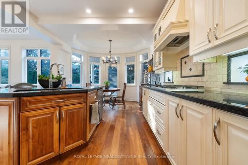 16 Edmonton Street, Brampton, ON - Indoor Photo Showing Kitchen