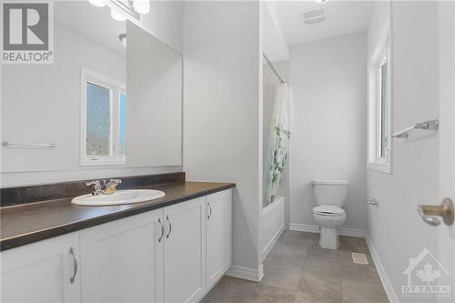 1017 Manege Street, Ottawa, ON - Indoor Photo Showing Bathroom