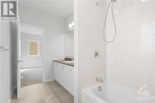 1017 Manege Street, Ottawa, ON - Indoor Photo Showing Bathroom