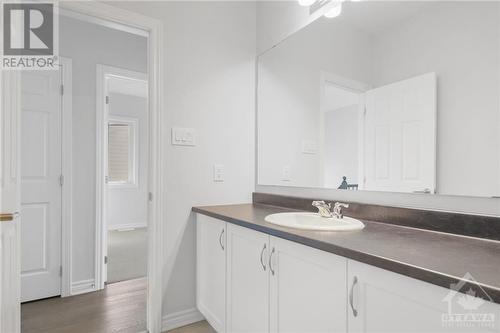 1017 Manege Street, Ottawa, ON - Indoor Photo Showing Bathroom