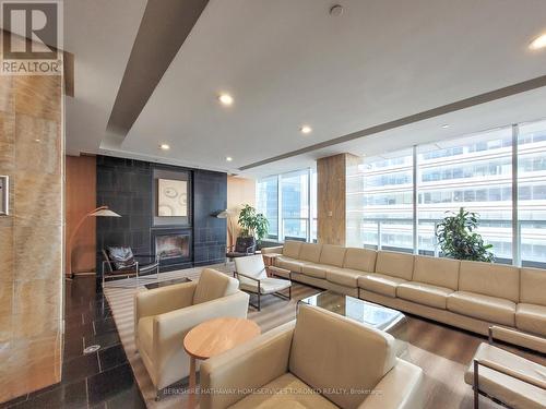 3809 - 55 Bremner Boulevard, Toronto (Waterfront Communities), ON - Indoor Photo Showing Living Room With Fireplace