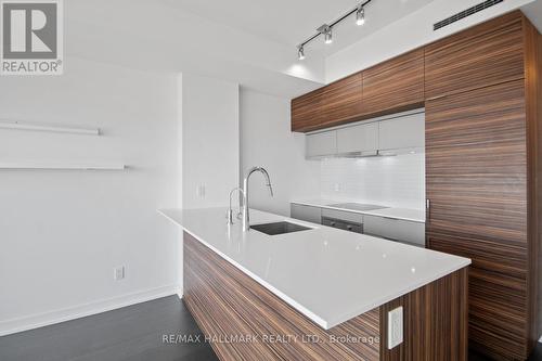 3905 - 88 Scott Street, Toronto, ON - Indoor Photo Showing Kitchen