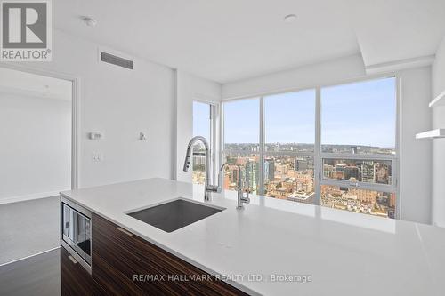 3905 - 88 Scott Street, Toronto, ON - Indoor Photo Showing Kitchen