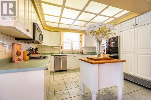 20 Andrew Street, Clarington (Newcastle), ON - Indoor Photo Showing Kitchen