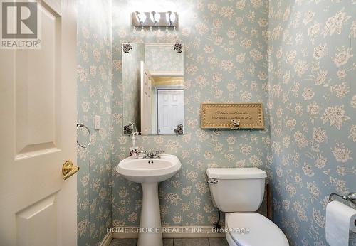 20 Andrew Street, Clarington (Newcastle), ON - Indoor Photo Showing Bathroom