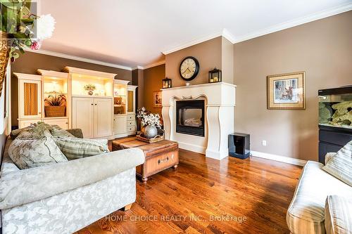 20 Andrew Street, Clarington (Newcastle), ON - Indoor Photo Showing Living Room With Fireplace