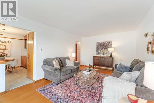 461 Cromwell Avenue, Oshawa (Vanier), ON - Indoor Photo Showing Living Room