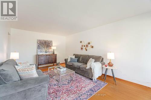 461 Cromwell Avenue, Oshawa (Vanier), ON - Indoor Photo Showing Living Room